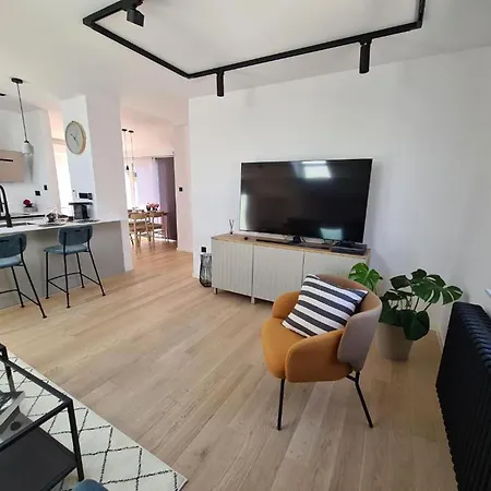 3 Bedrooms Superior Palma Direct About 150-200m To Sandy Pensión Crikvenica