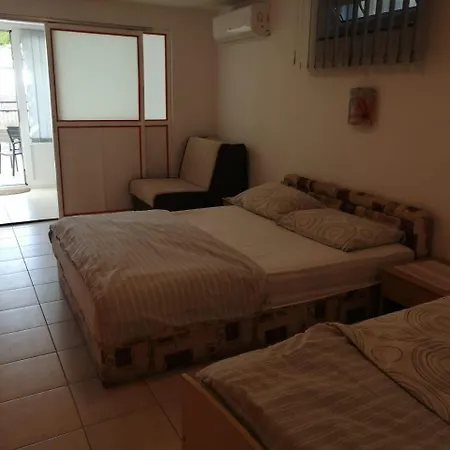 Pensionat Superior Luxury Palma With Big Terrace Vorgesetzter Apartments Direct To Sandy Beach About 150-200M Crikvenica
