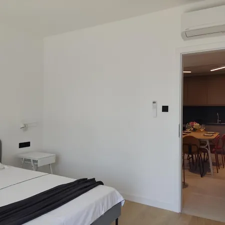 Superior Apartments Palma With Very Big Terrace Vorgesetzter Direct To Sandy Beach About 150-200M Gostinjska kuća